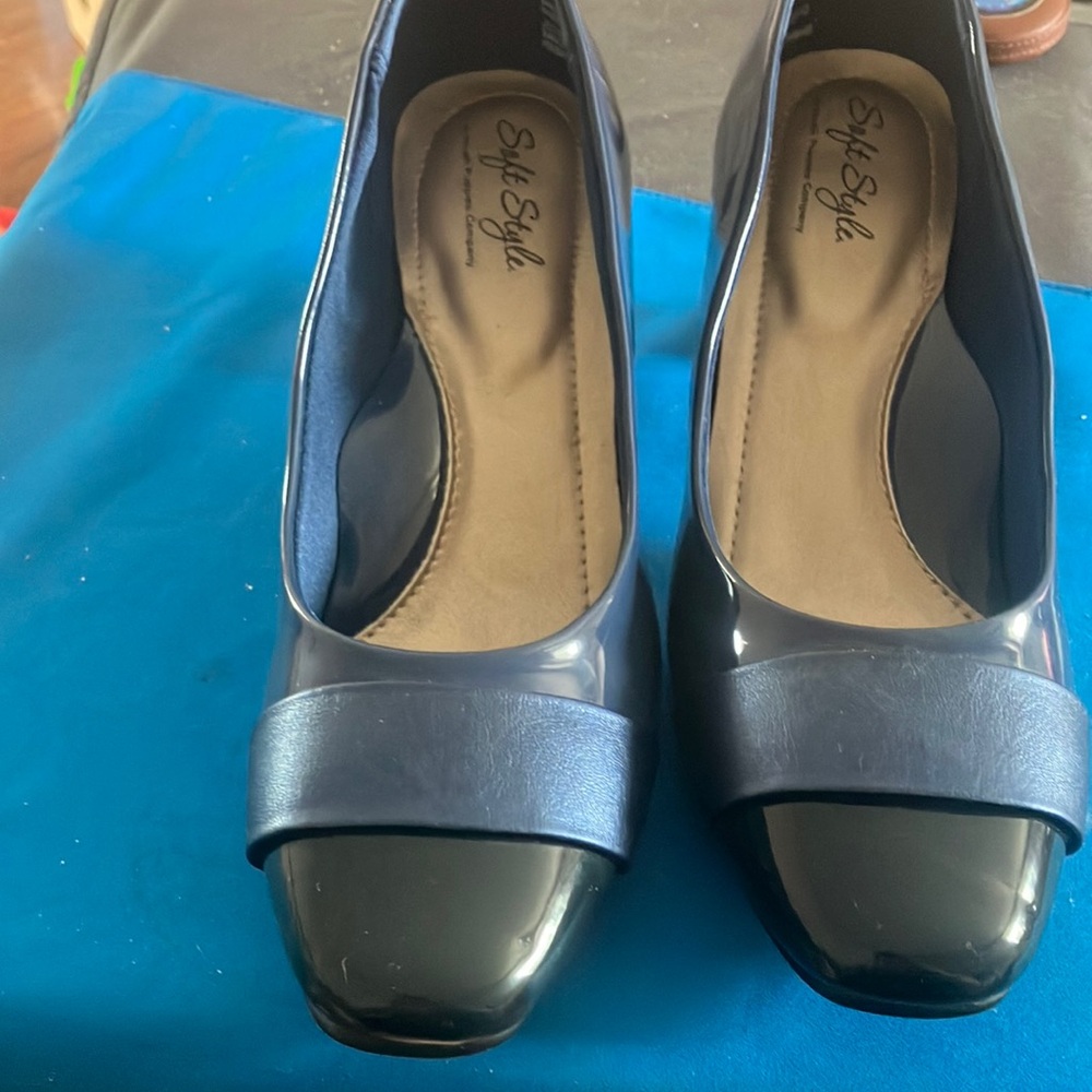 Soft Style Women's Navy Blue Pumps 7